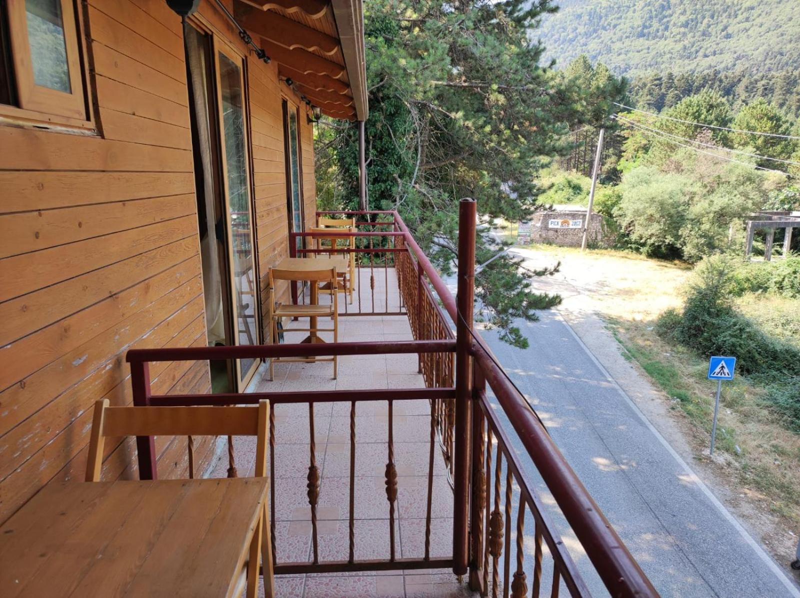 Hotel Toni Llogora Dukat Exteriér fotografie
