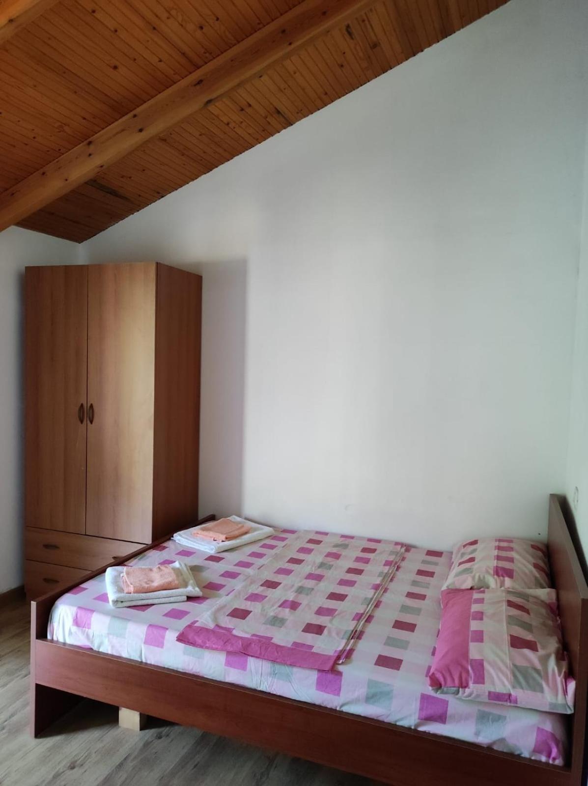 Hotel Toni Llogora Dukat Exteriér fotografie