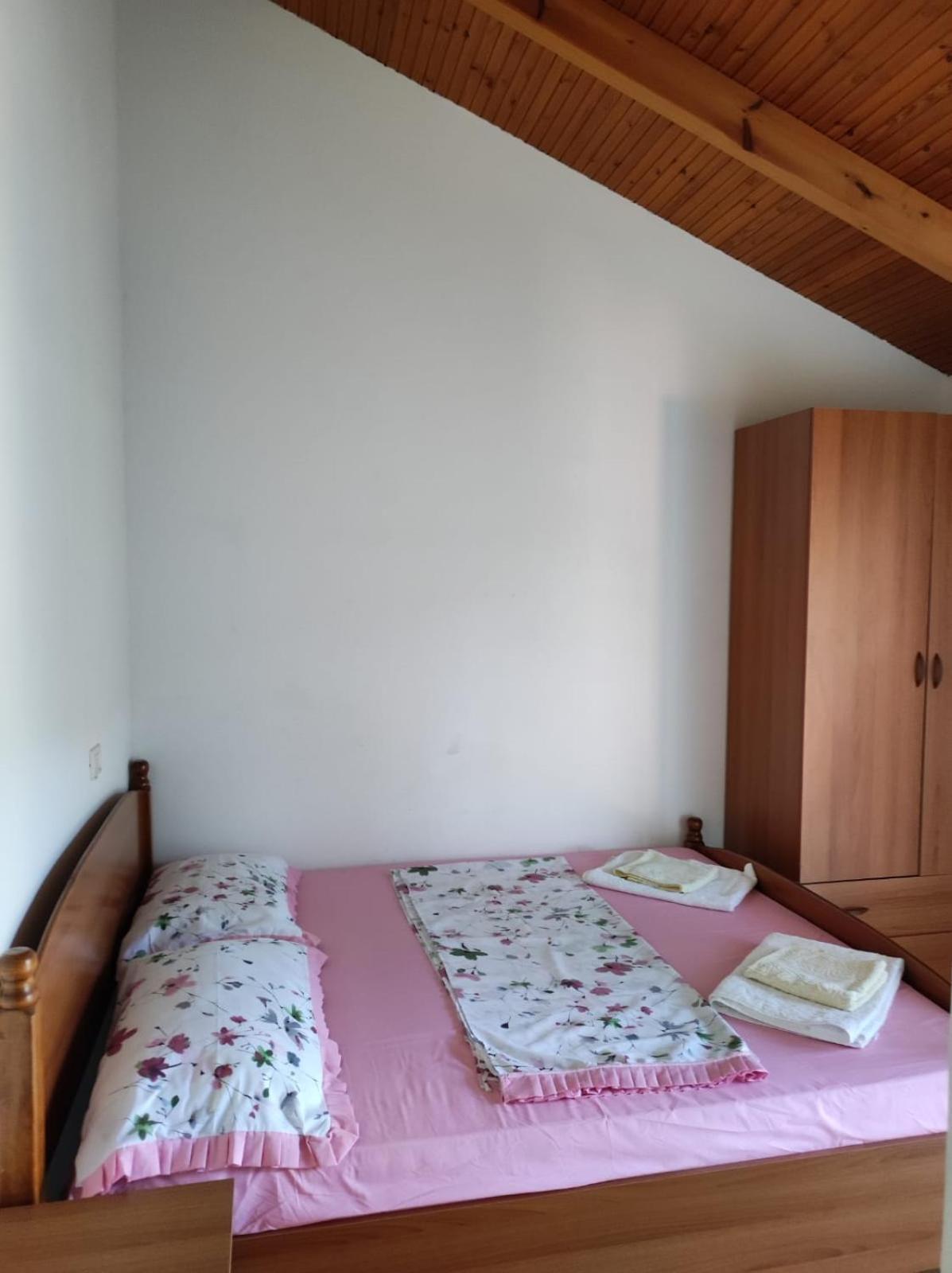 Hotel Toni Llogora Dukat Exteriér fotografie